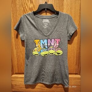 TMNT Graphic Gray V-Neck T-Shirt Juniors size Large